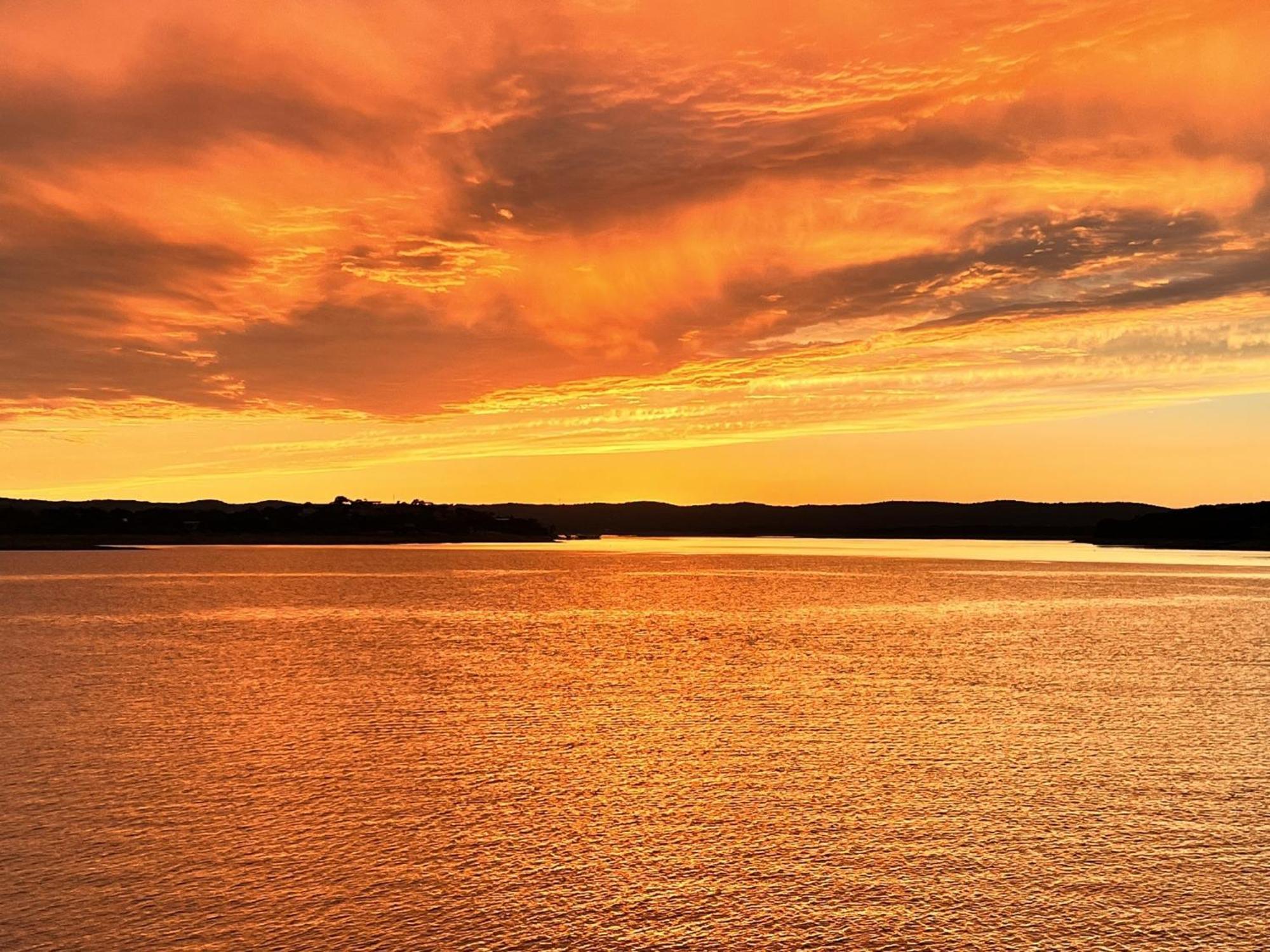 Painted Sky Inn Burnet Экстерьер фото